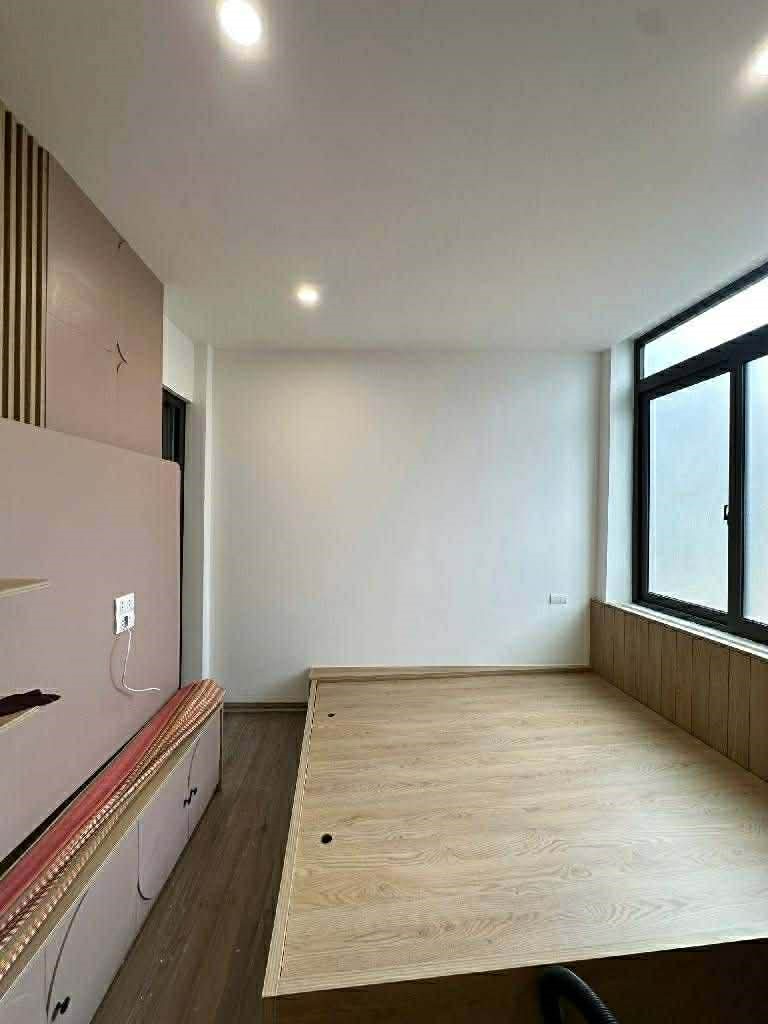 NHÀ CÁCH CÔNG VIÊN 1/6 & Ô TÔ TRÁNH 20m_LÔ GÓC 5 TẦNG_NGÕ THÔNG_NHÀ THOÁNG SÁNG VỀ Ở NGAY, nhỉnh 6 tỷ